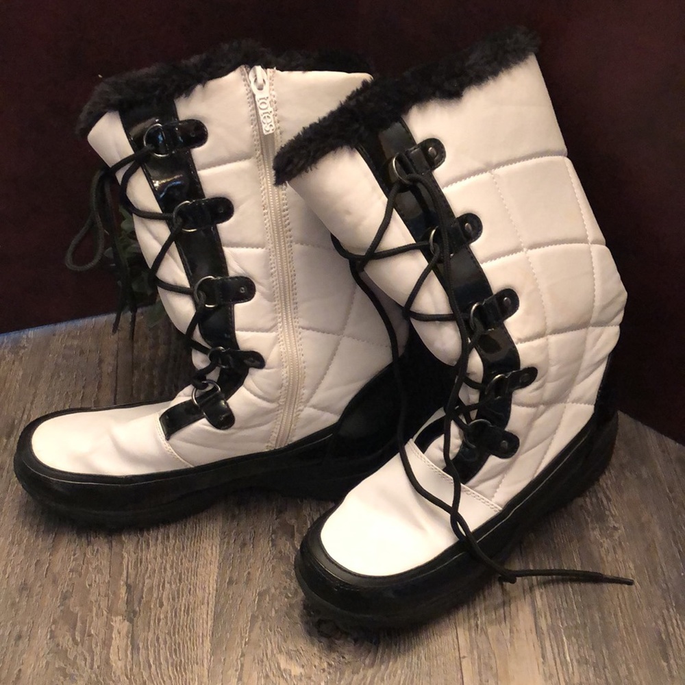 Totes Women’s Winter Boots Size 9